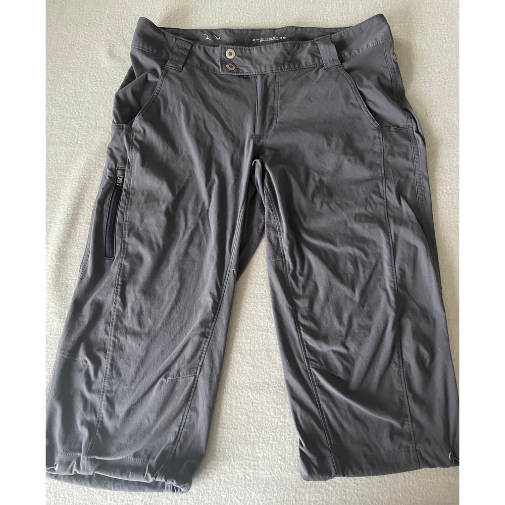 Columbia Omni-Shade Hiking Capri Pants Gray Size 10 Outdoor Utility Pockets